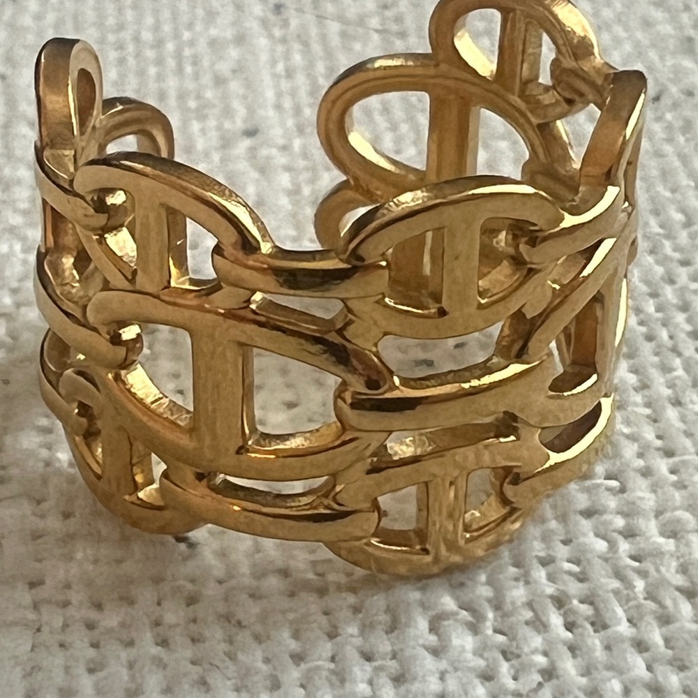 Elegant Gold Chain Link Ring